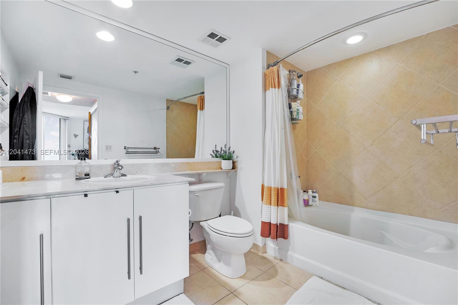 325 S Biscayne Boulevard 3921 Property Photo 12