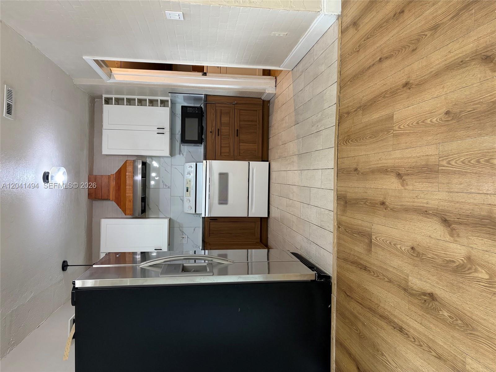 A12041494 Property Photo 3