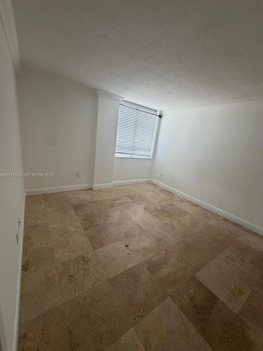 126 Sw 17th Road 301 Property Photo 6
