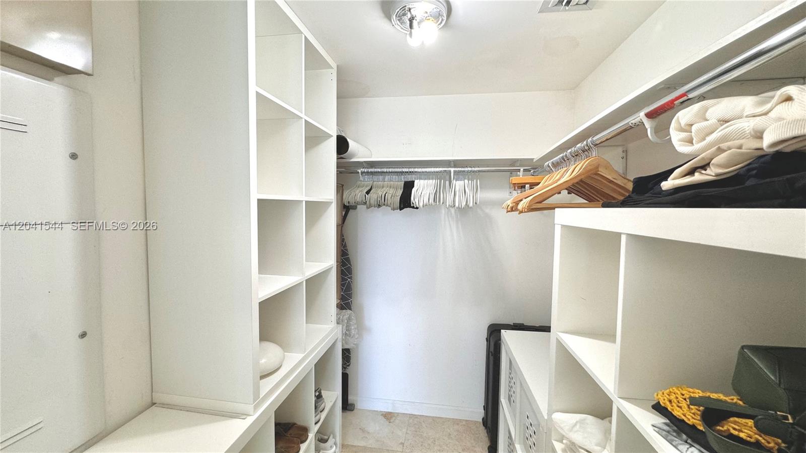 475 Brickell Avenue 2512 Property Photo 13