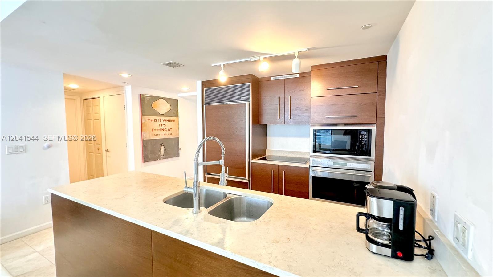 475 Brickell Avenue 2512 Property Photo 32