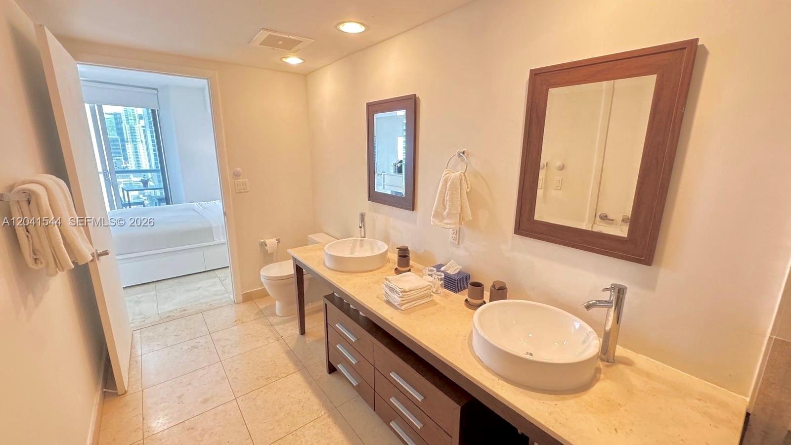 475 Brickell Avenue 2512 Property Photo 42