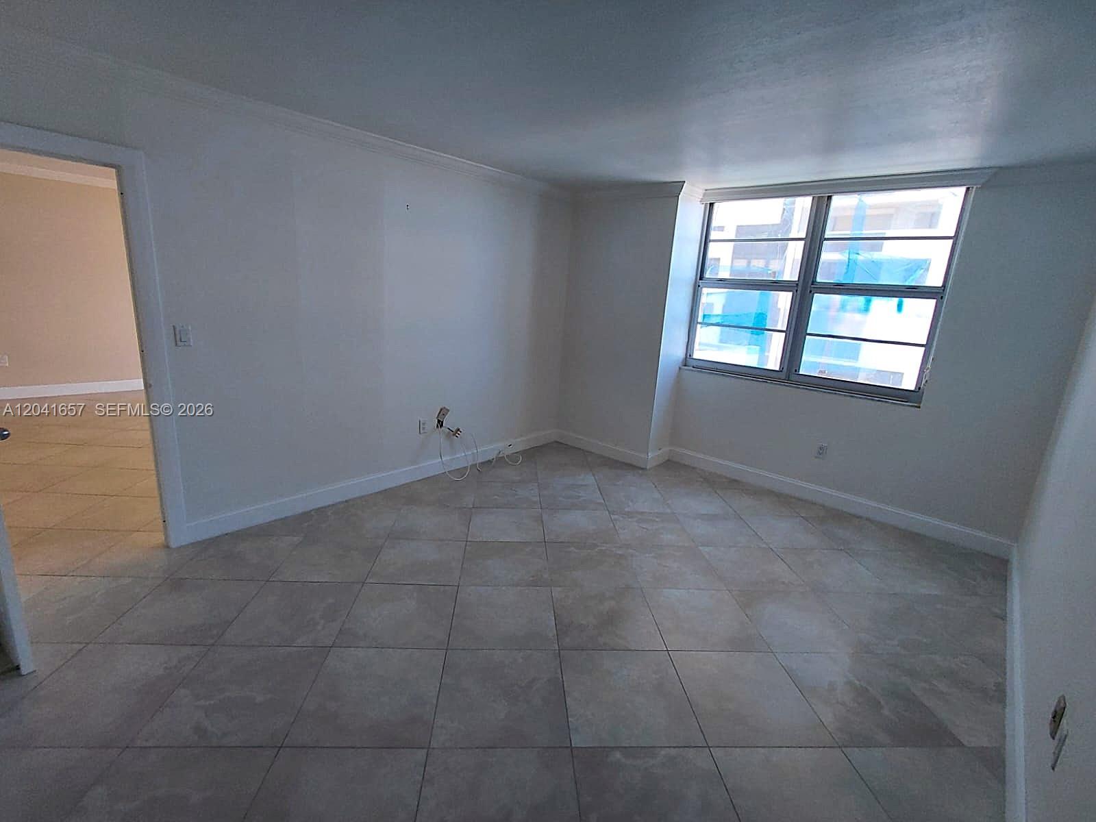 5701 Collins Avenue 619 Property Photo 17