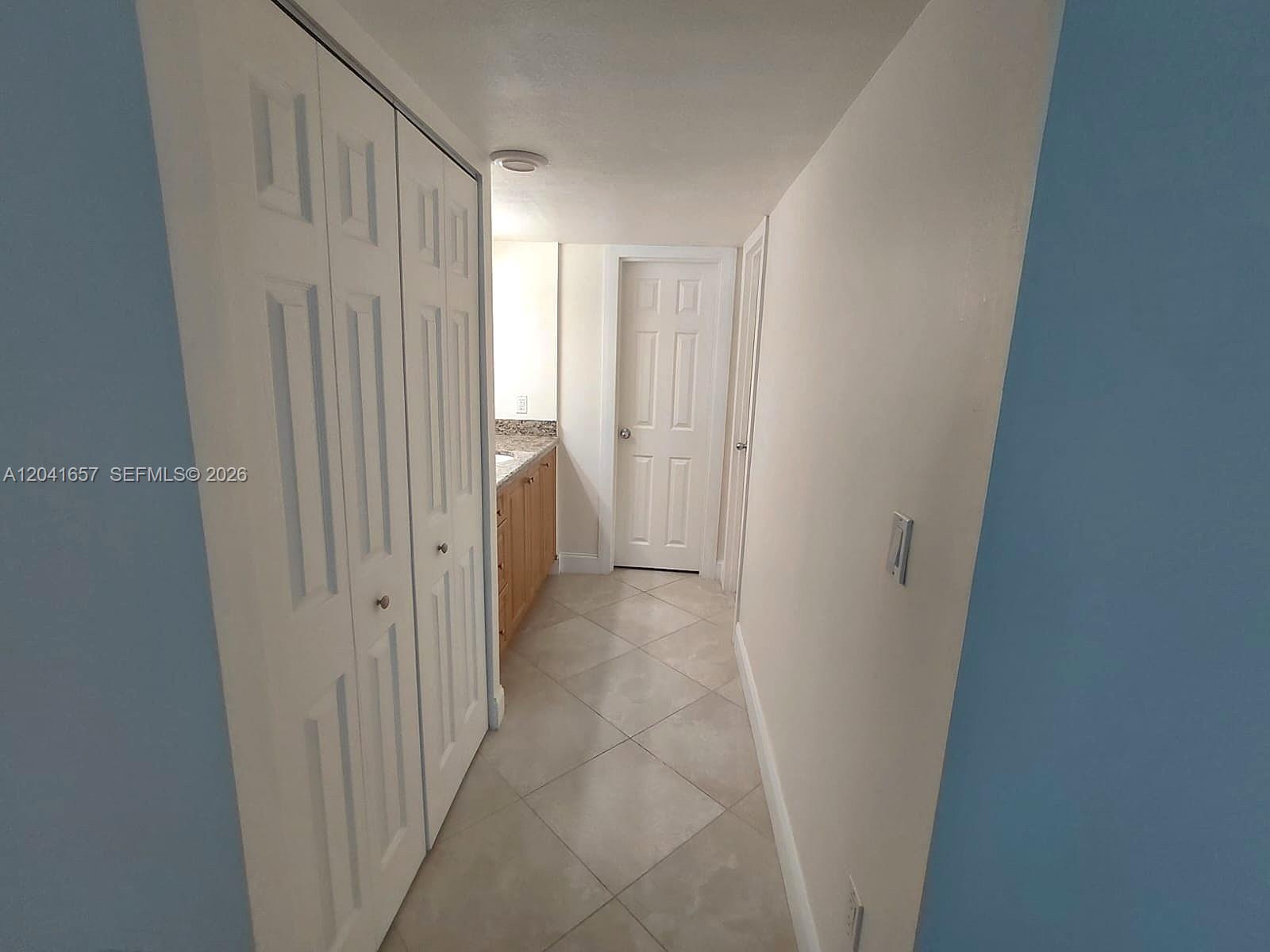 5701 Collins Avenue 619 Property Photo 18
