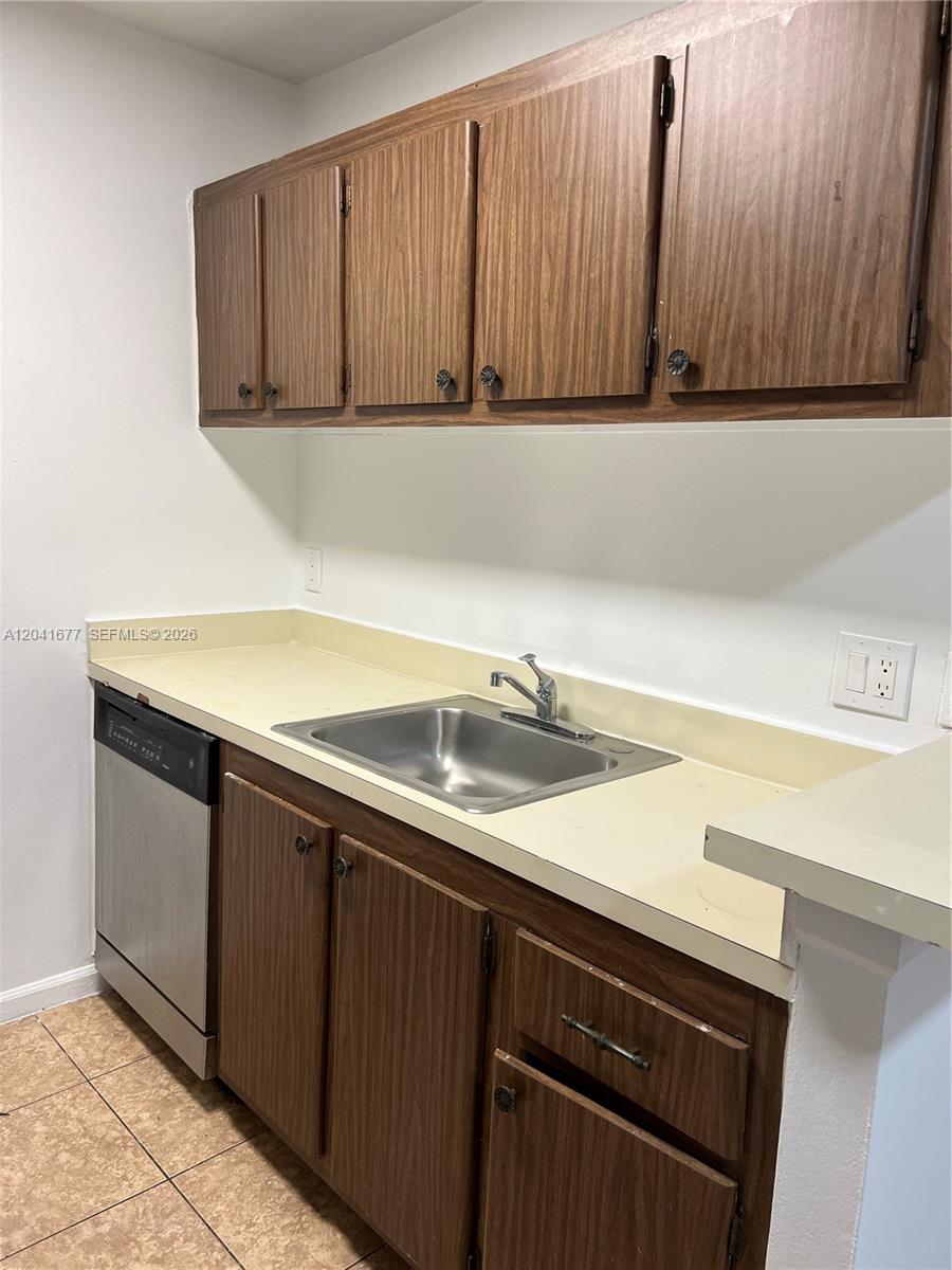 1500 N Congress Avenue B44 Property Photo 10