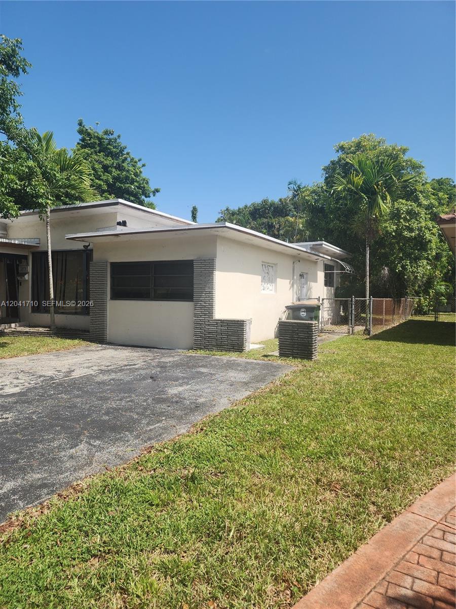 2070 Keystone Boulevard Property Photo 5