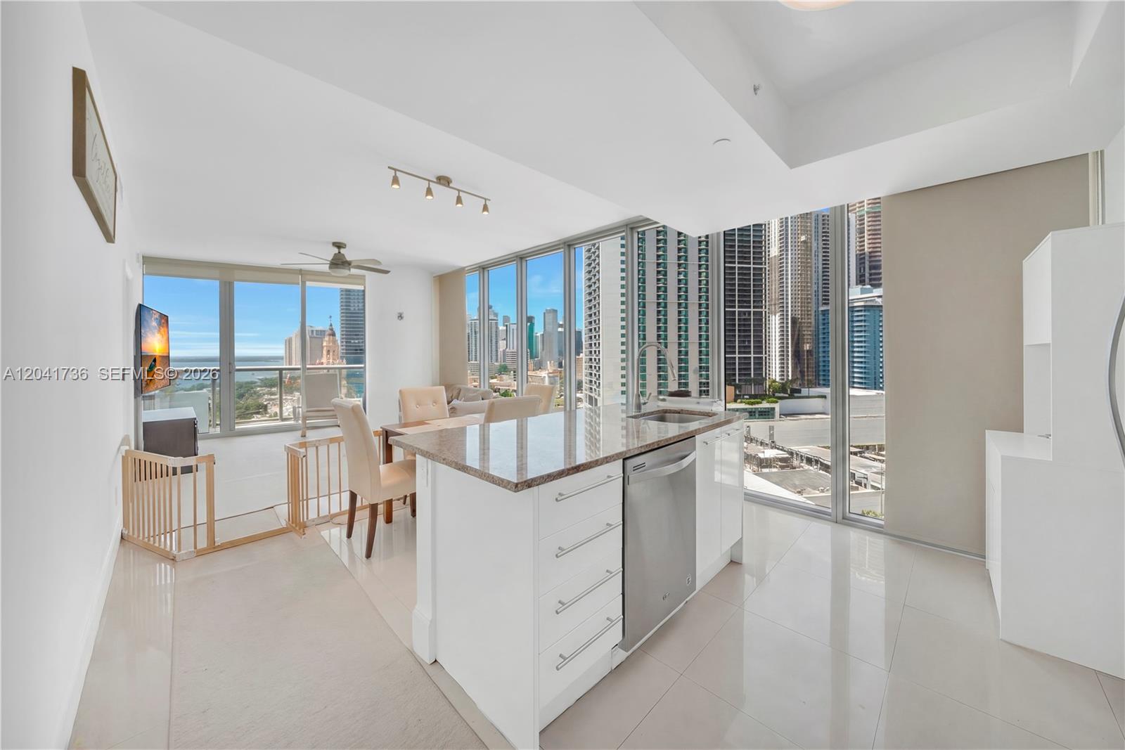 888 Biscayne Boulevard 2101 Property Photo 5