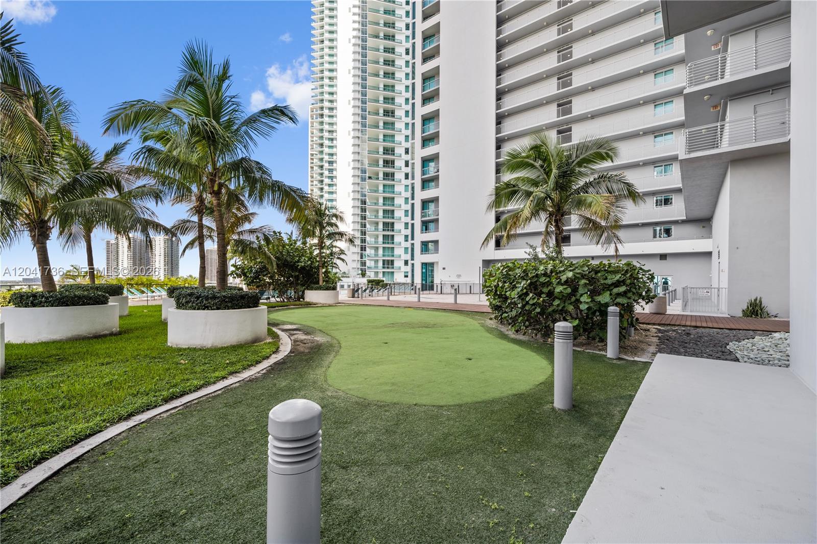 888 Biscayne Boulevard 2101 Property Photo 27