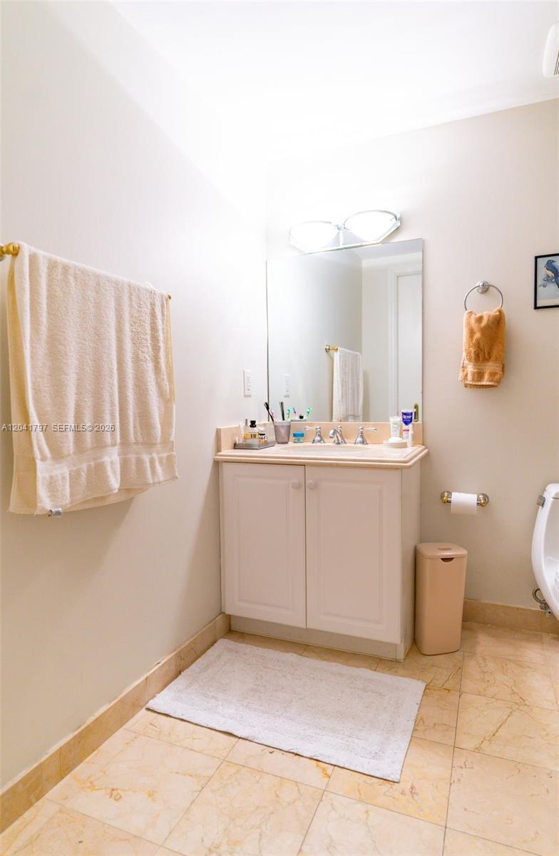 9595 Collins Avenue N9-c Property Photo 6