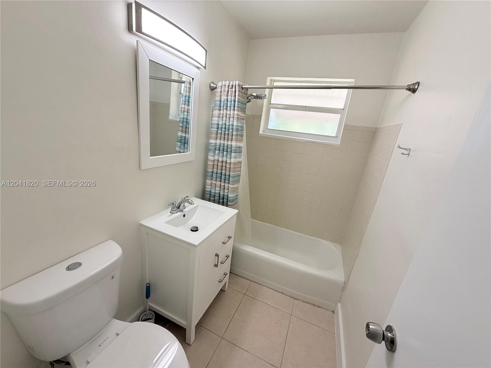 1311 N 69th Avenue Property Photo 9