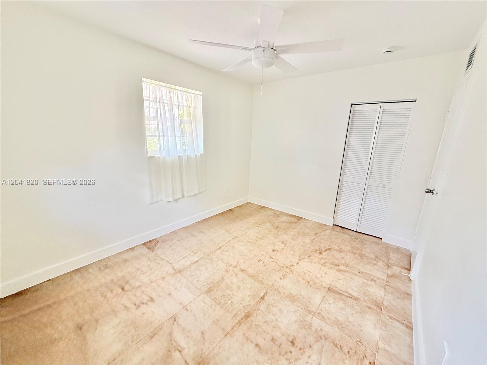1311 N 69th Avenue Property Photo 15