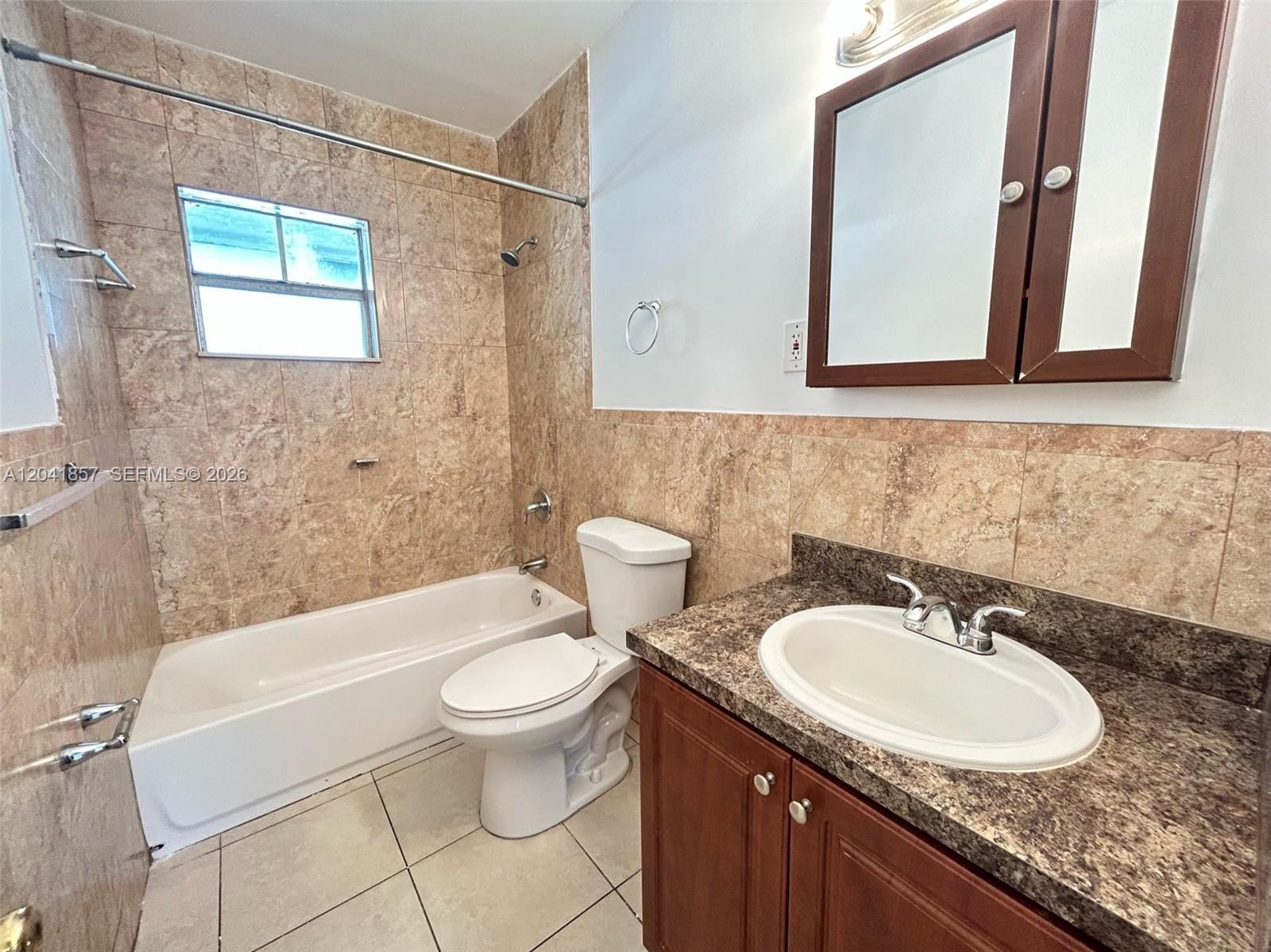 990 Phippen Waiters Road Property Photo 5