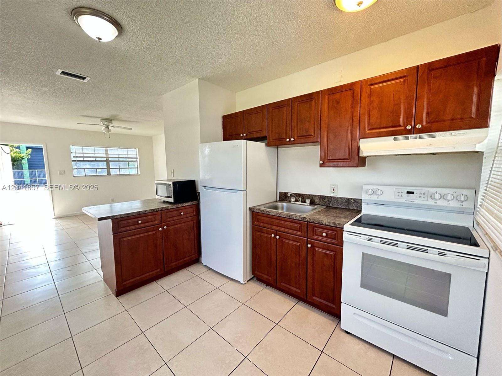990 Phippen Waiters Road Property Photo 8