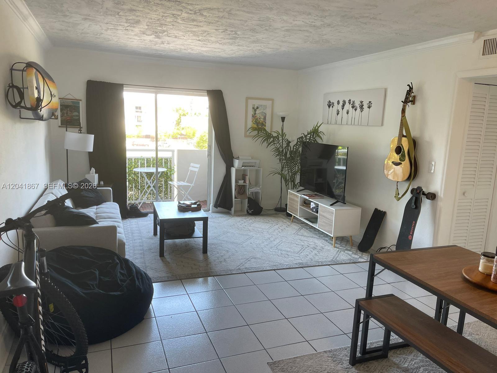 130 Mendoza Avenue 33 Property Photo 2