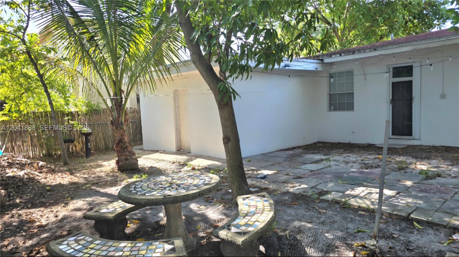 241 Nw 32nd Street Property Photo 3