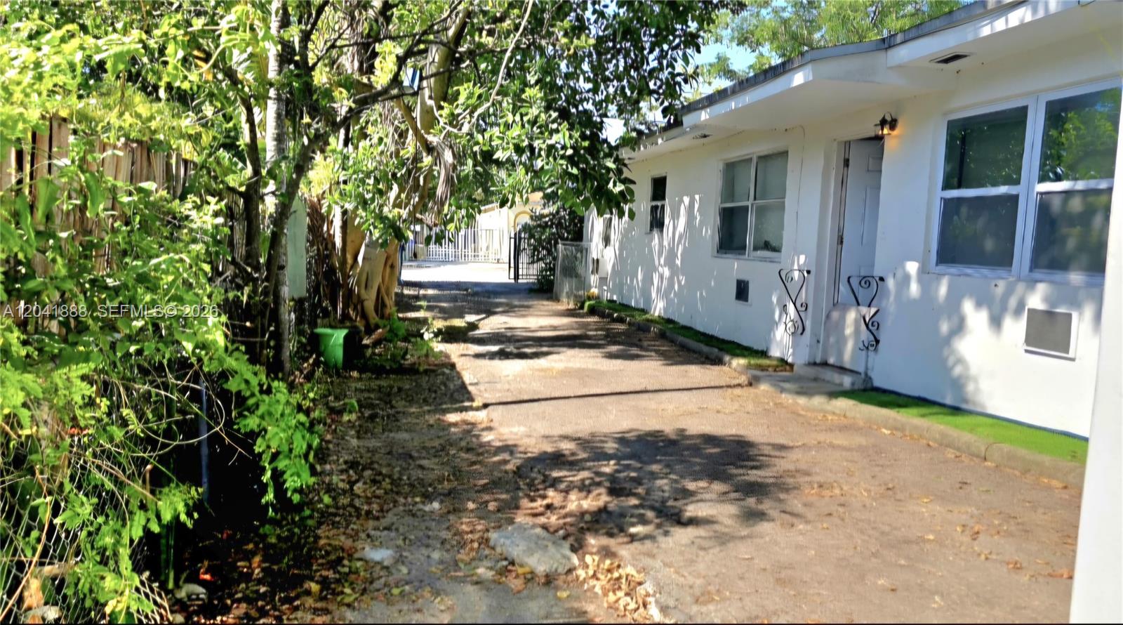 241 Nw 32nd Street Property Photo 6