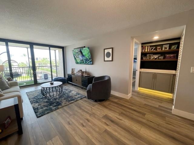 17 Royal Palm Way 302 Property Photo 23