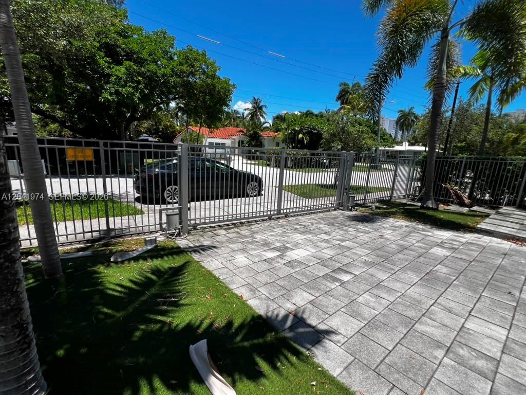 18975 Atlantic Boulevard 18975 Property Photo 4