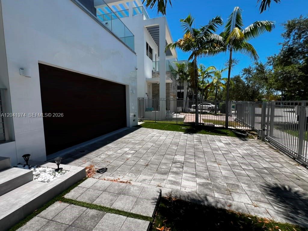 18975 Atlantic Boulevard 18975 Property Photo 6