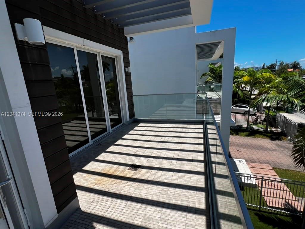 18975 Atlantic Boulevard 18975 Property Photo 12