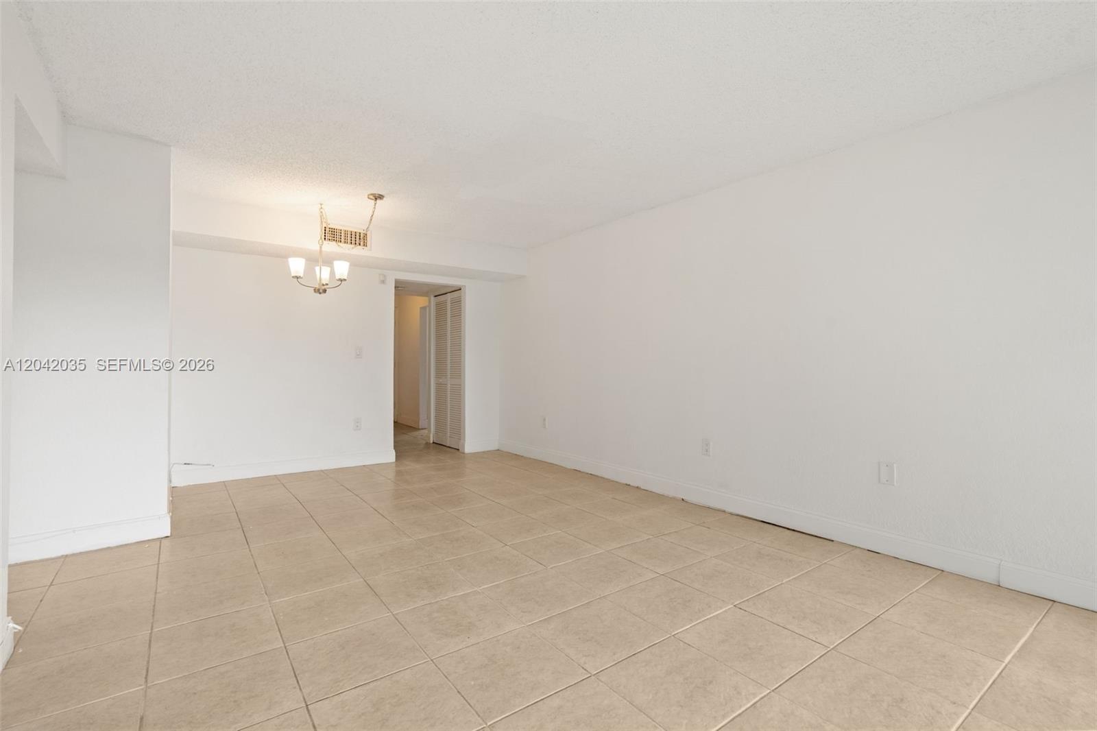 4215 N University Drive 305 Property Photo 8