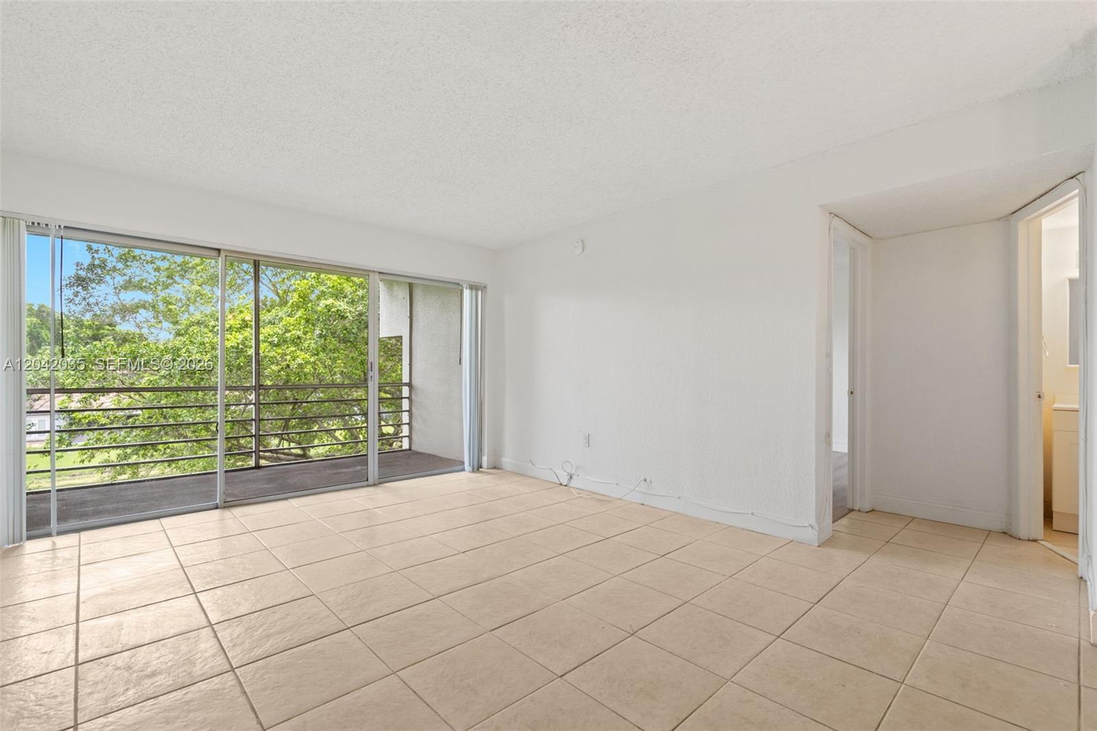 4215 N University Drive 305 Property Photo 10