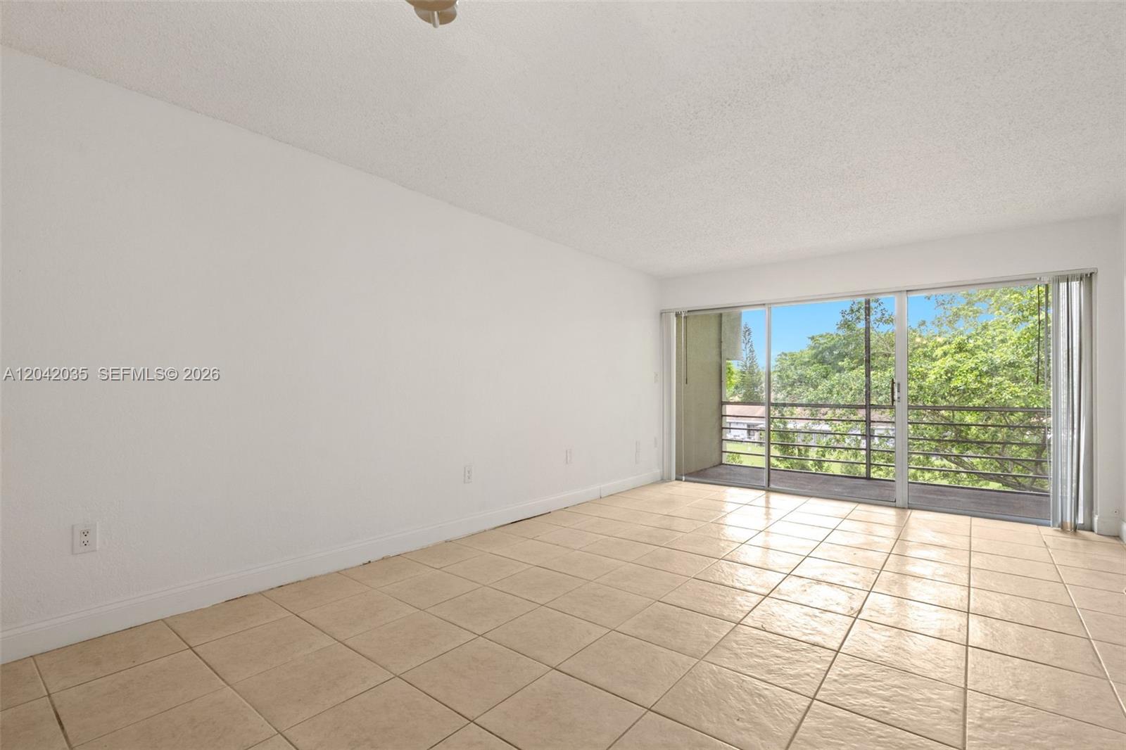 4215 N University Drive 305 Property Photo 11