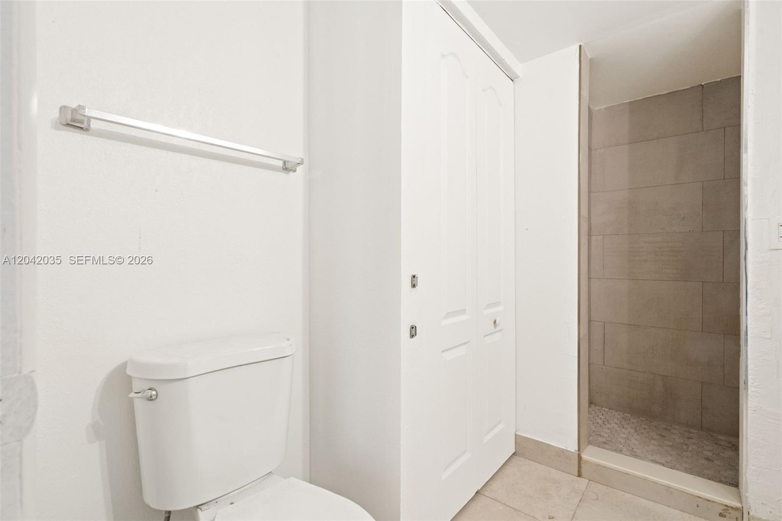 4215 N University Drive 305 Property Photo 14