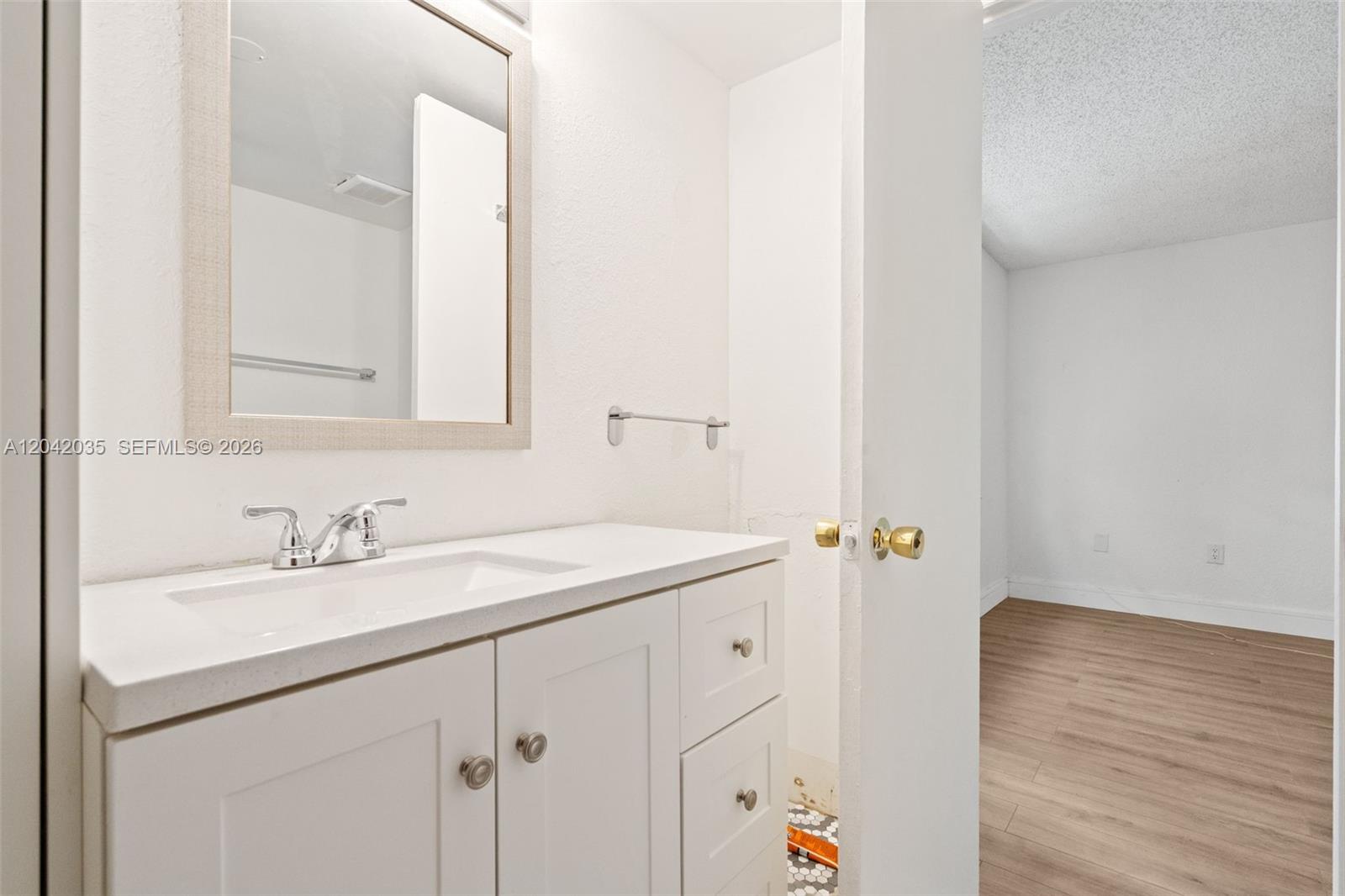 4215 N University Drive 305 Property Photo 16
