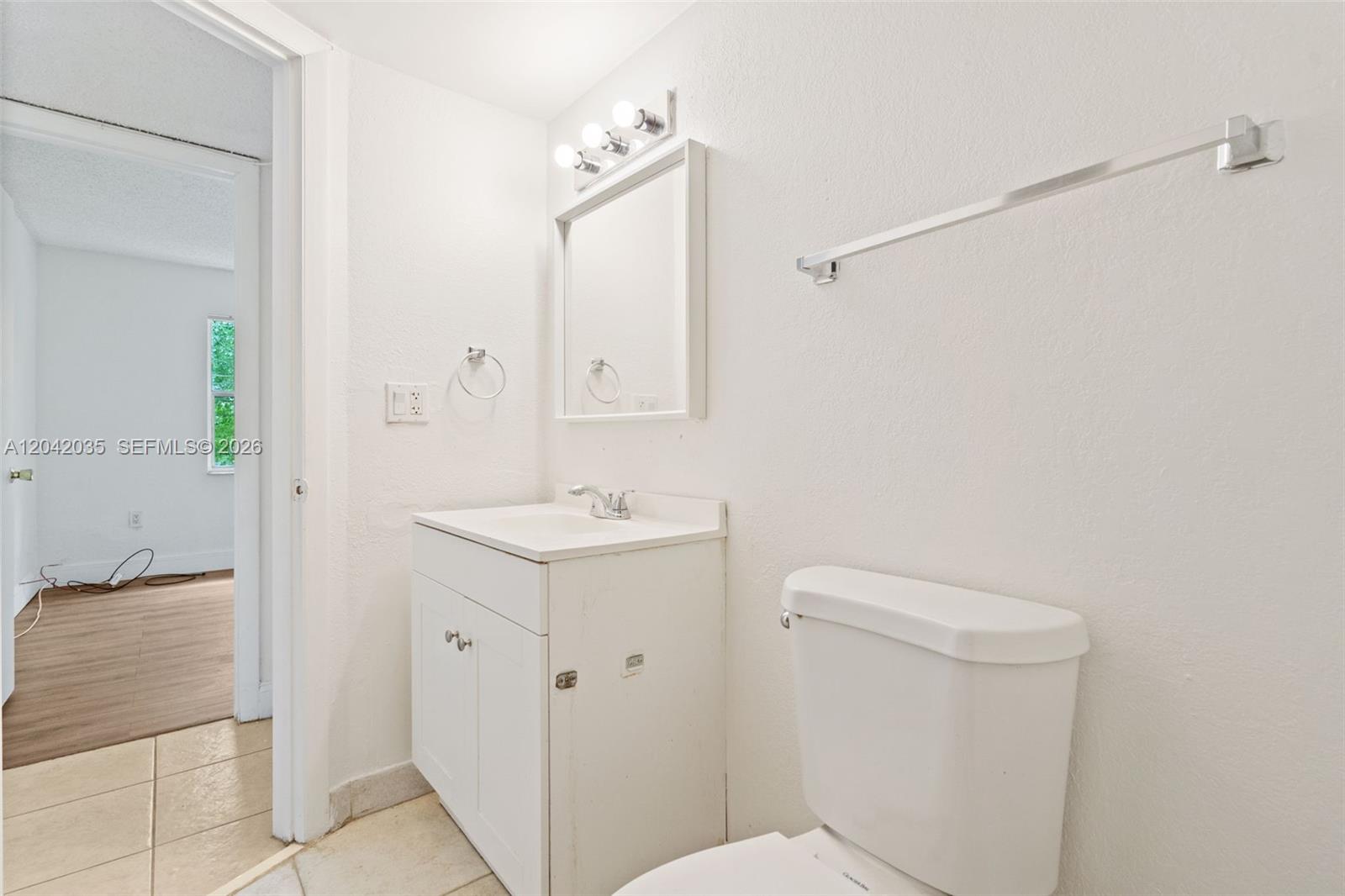 4215 N University Drive 305 Property Photo 18