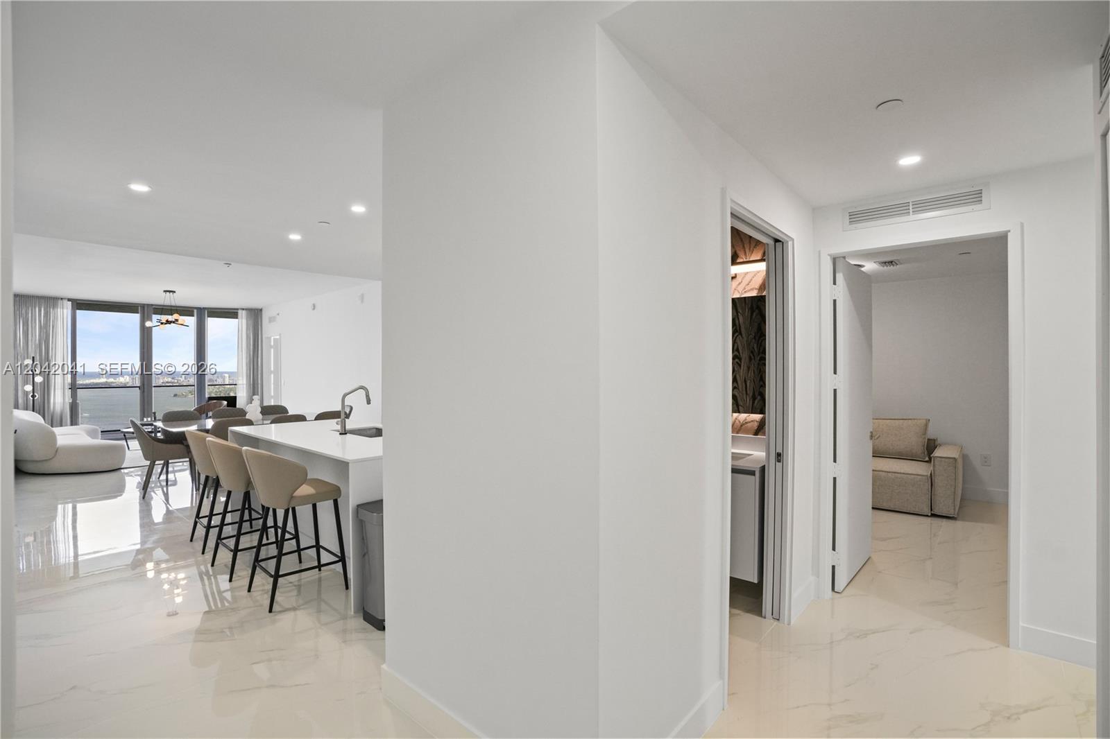 700 Ne 24 3905 Property Photo 11