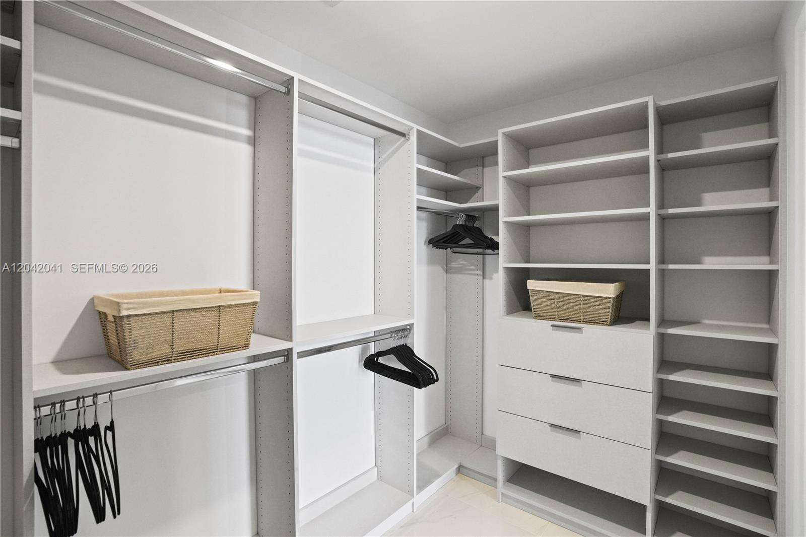 700 Ne 24 3905 Property Photo 21