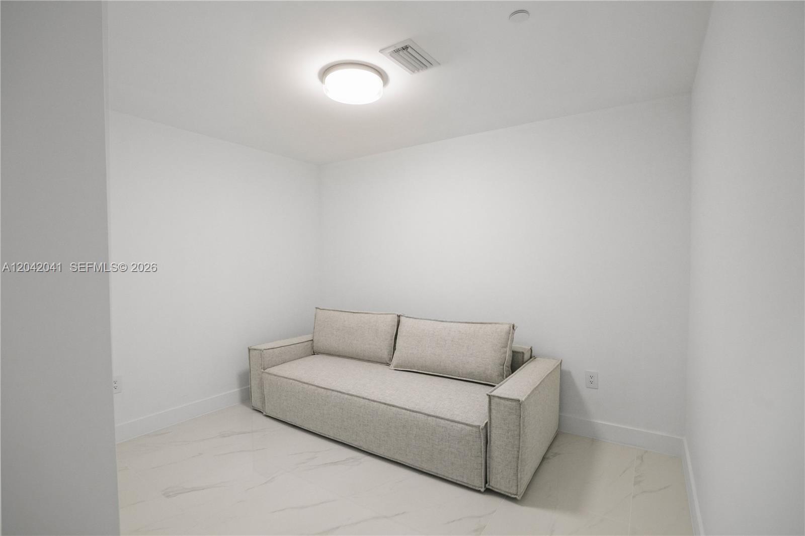 700 Ne 24 3905 Property Photo 24