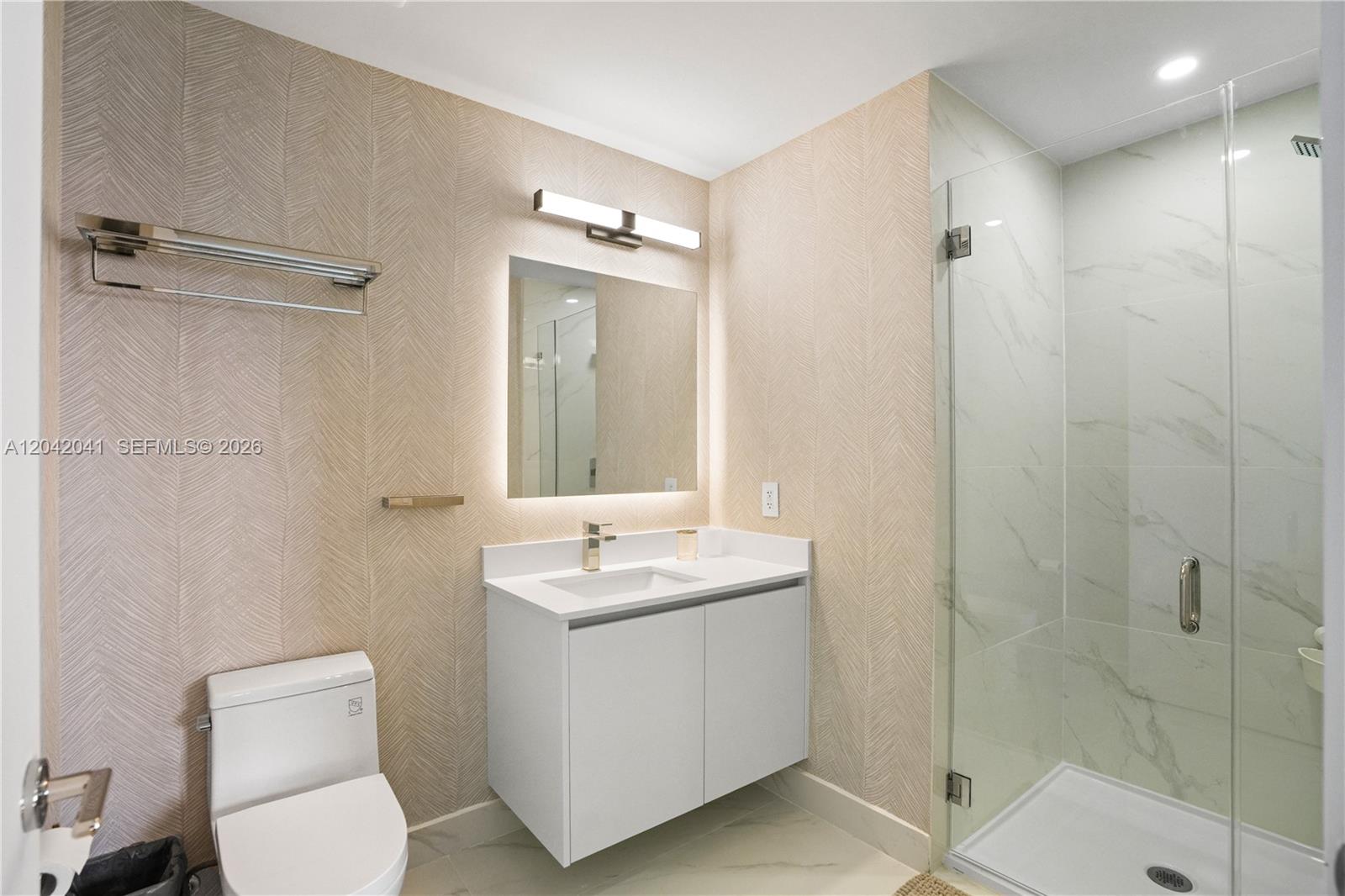 700 Ne 24 3905 Property Photo 29