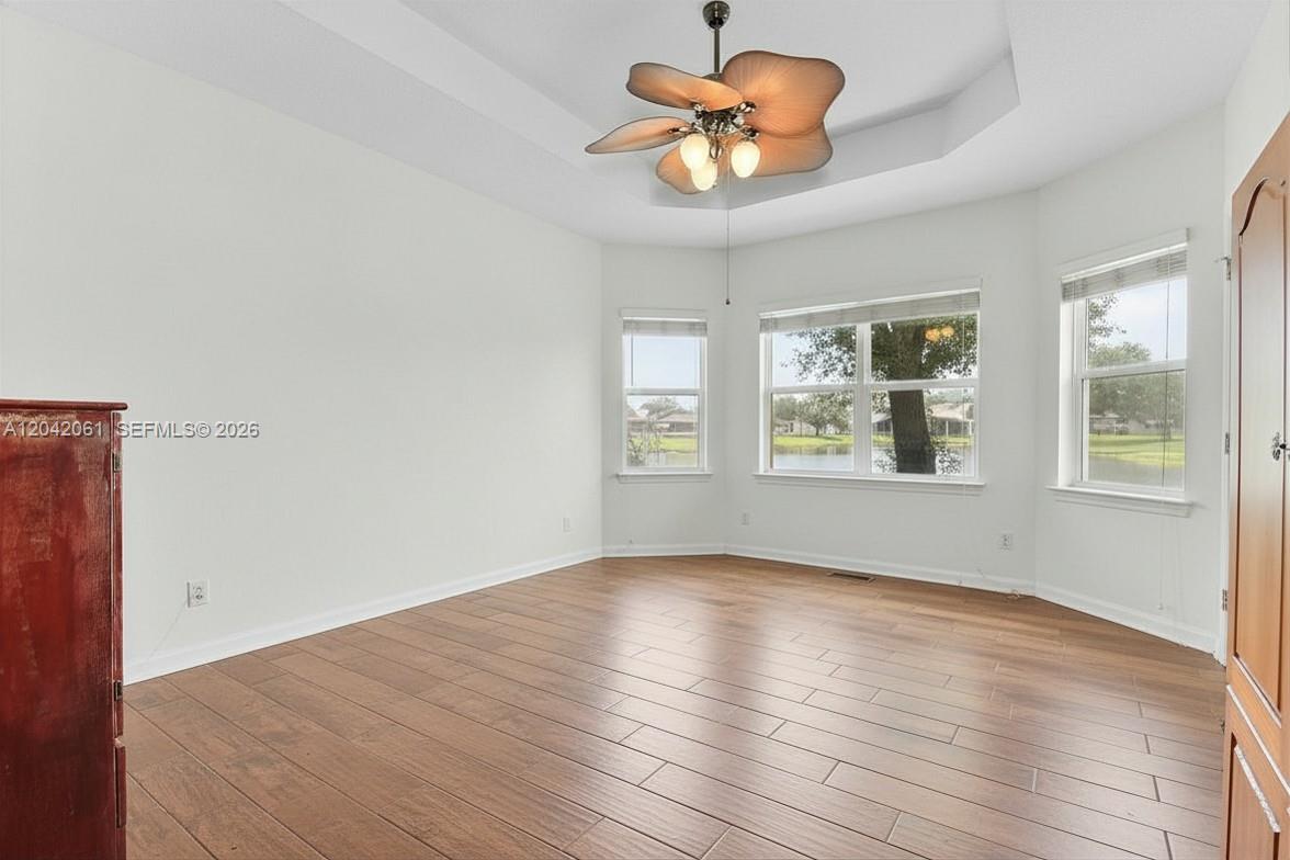 107 Nw Summerville Court Property Photo 11
