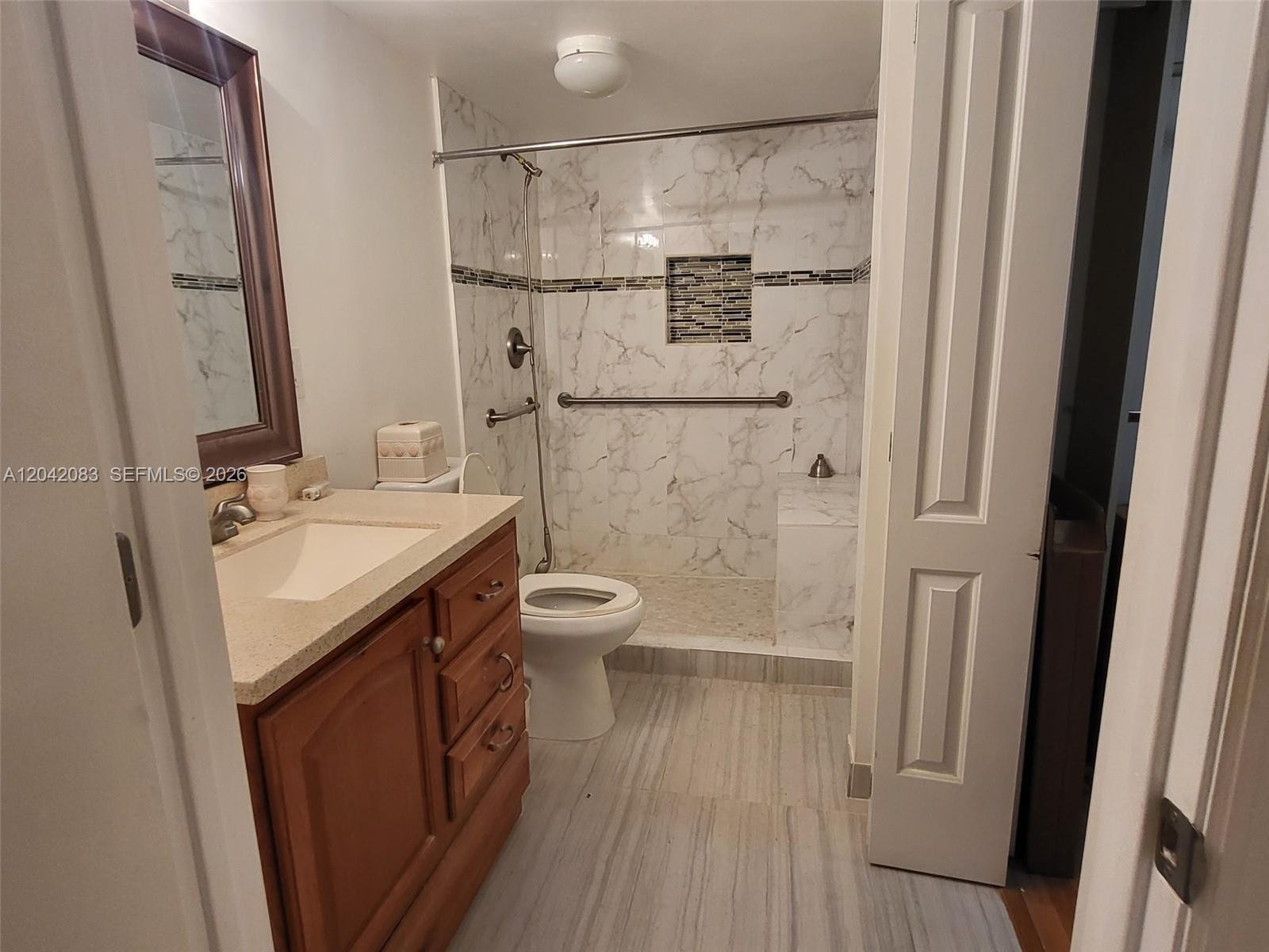 900 Colony Point Circle 107 Property Photo 6