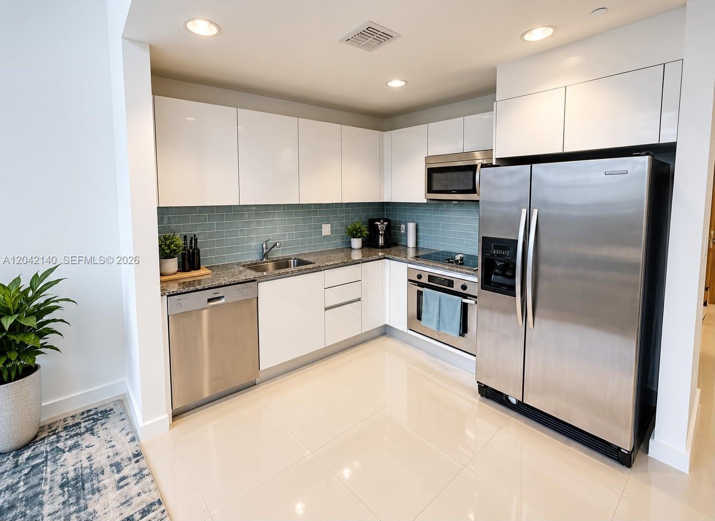 1050 Brickell Avenue 416 Property Photo 2