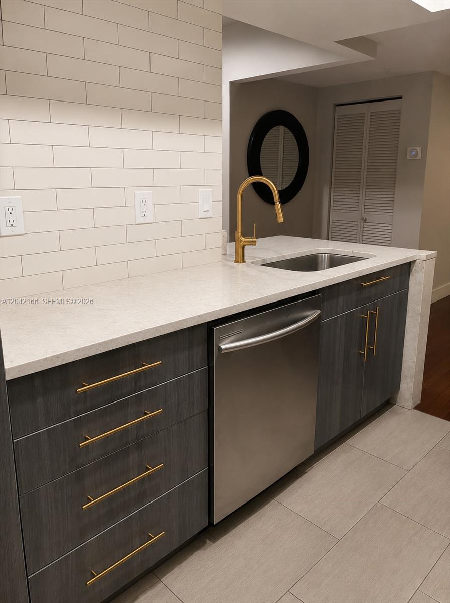 A12042166 Property Photo 6