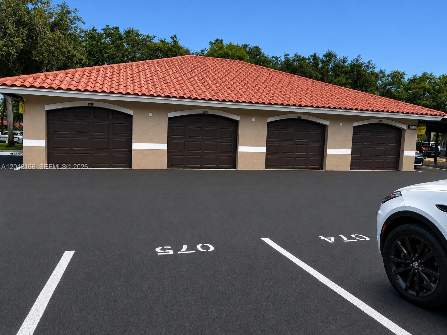 A12042166 Property Photo 21