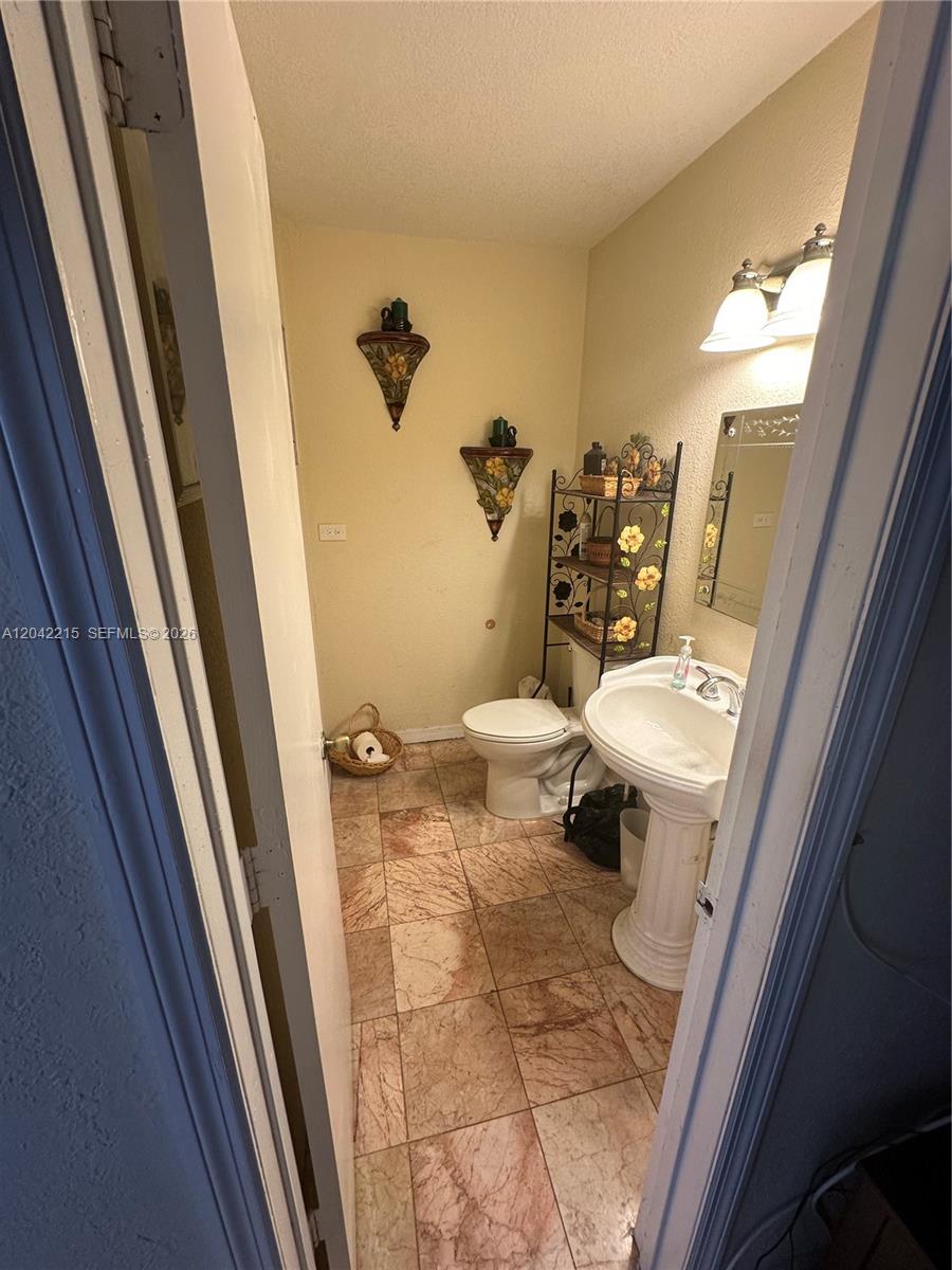 2700 Nw 47th Terrace 1001 Property Photo 5