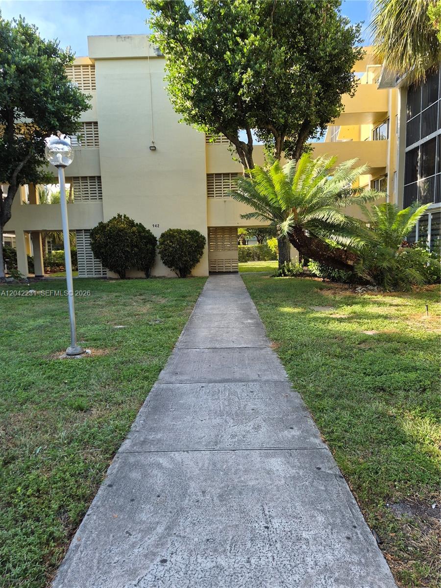 942 Ne 199th Street 4g Property Photo 3