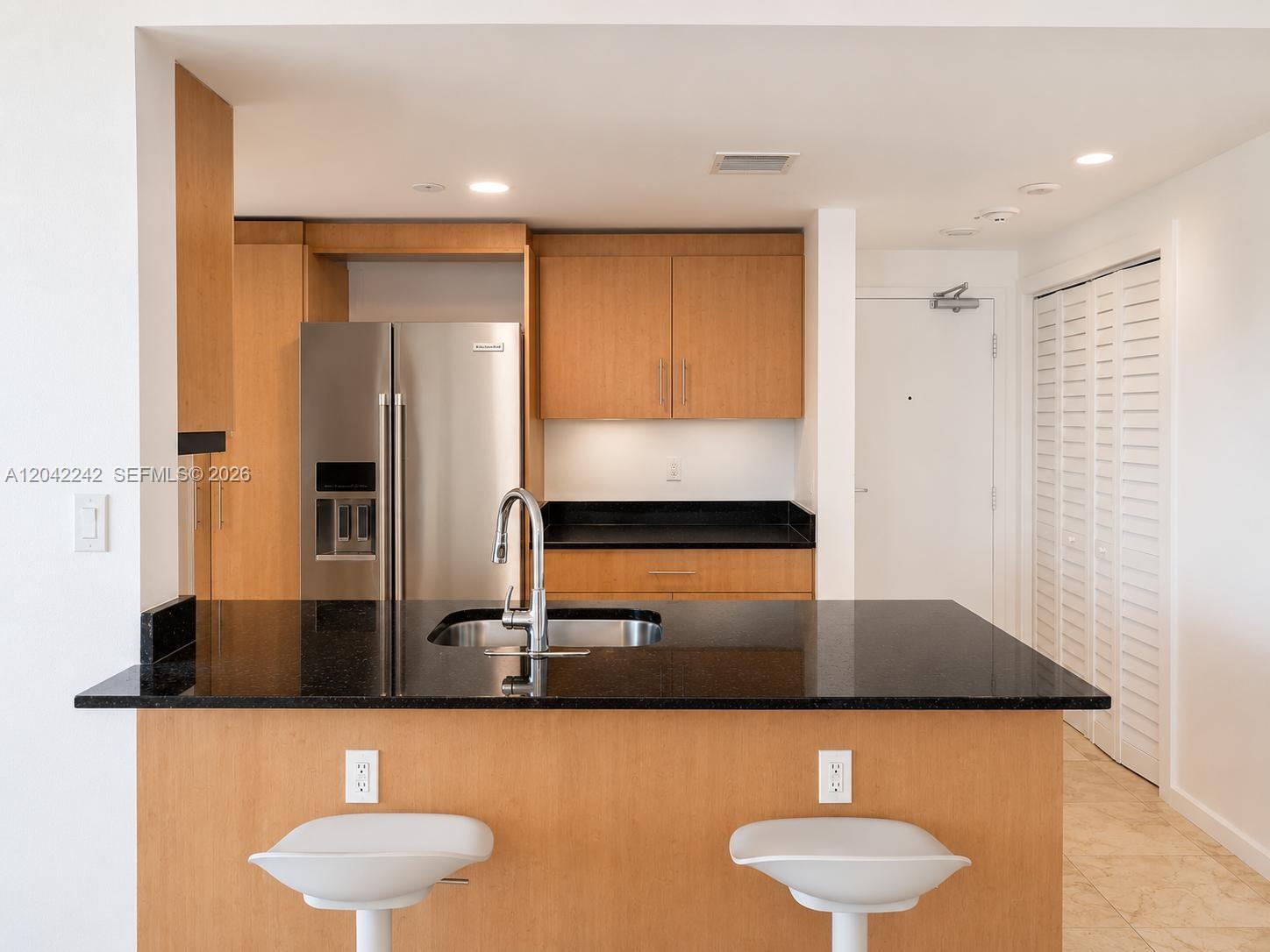 10275 Collins Avenue 431 Property Photo 8