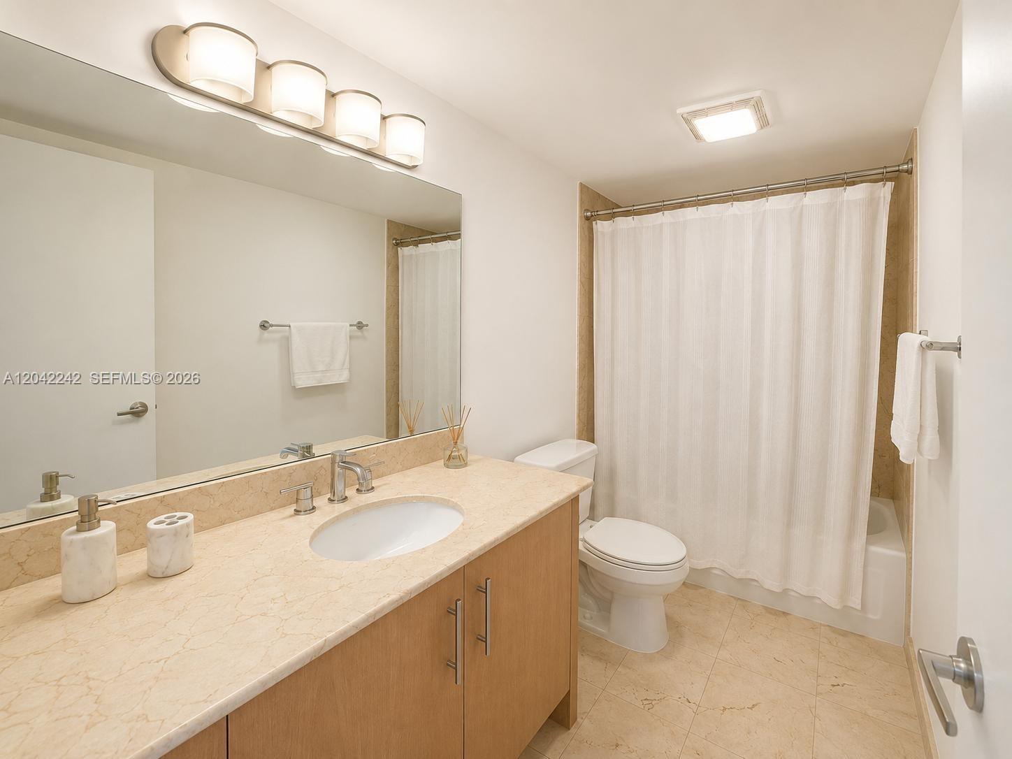 10275 Collins Avenue 431 Property Photo 11