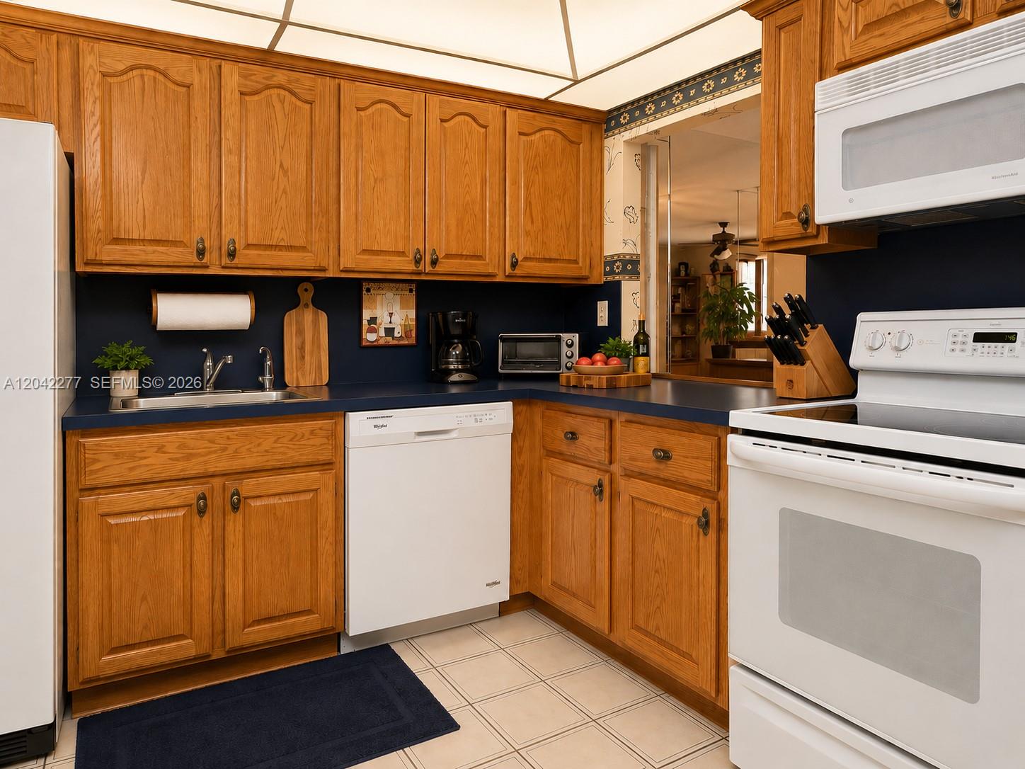 1000 Parkview Drive 726 Property Photo 7