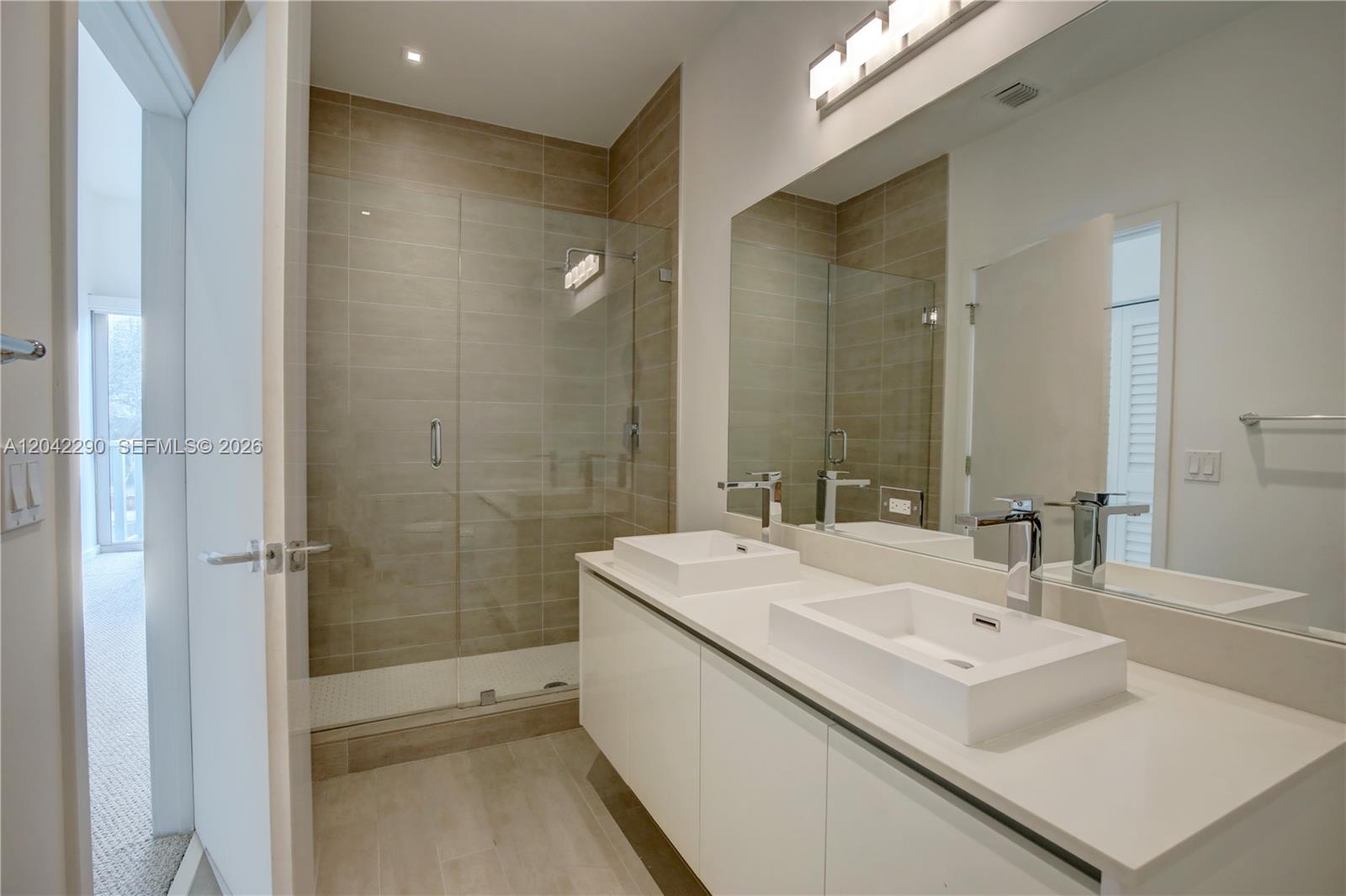 1600 Sw 1st Avenue Th-09 Property Photo 4