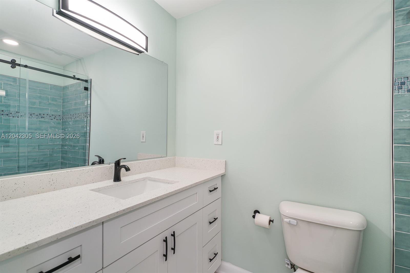 560 High Point Drive D Property Photo 19