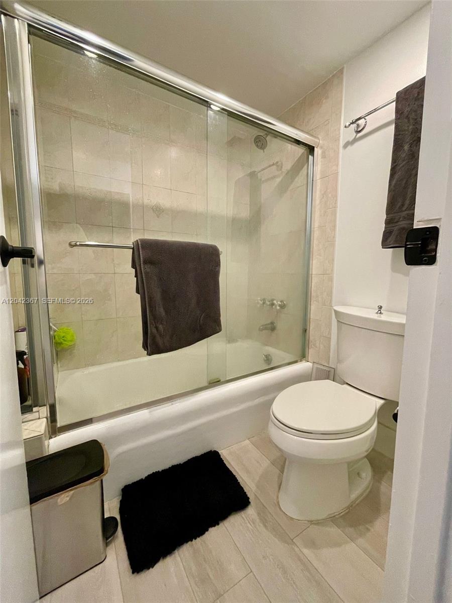 2333 Brickell Avenue 314 Property Photo 6