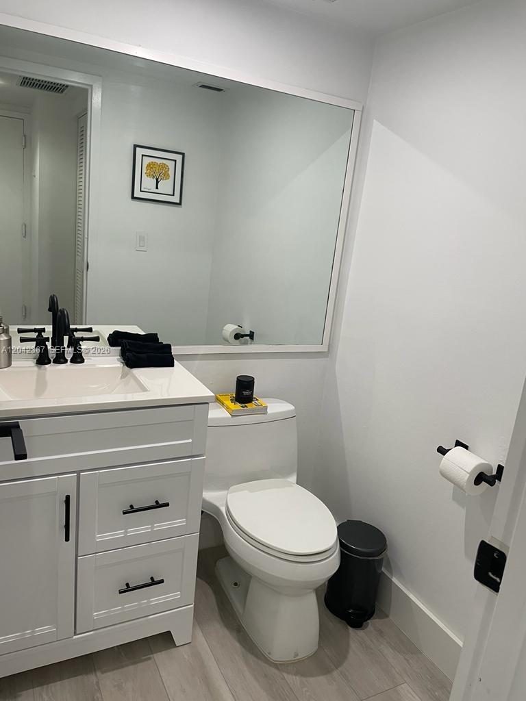 2333 Brickell Avenue 314 Property Photo 8