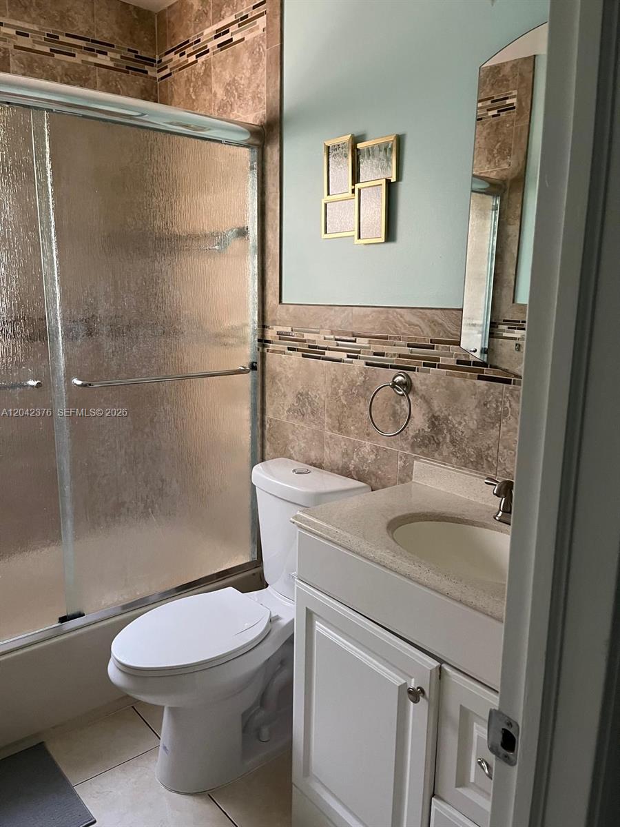 2737 Nw 13th Avenue Property Photo 12