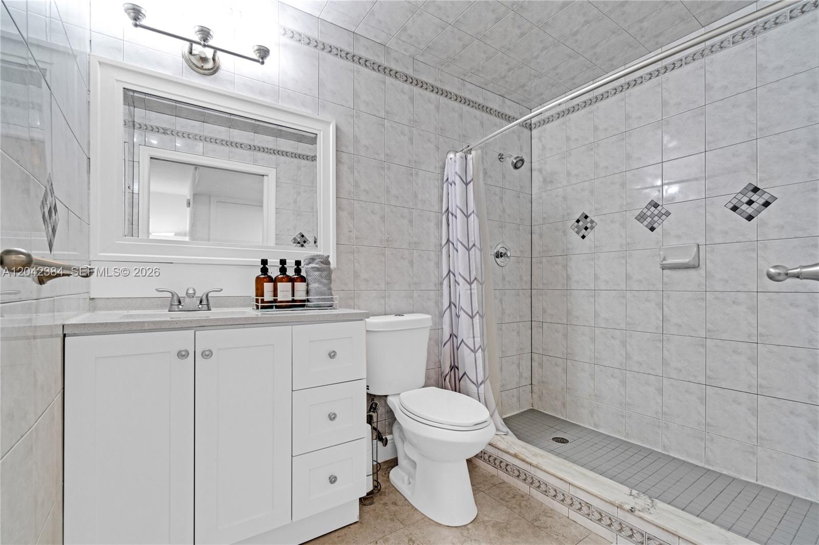 3338 Taft Street Property Photo 22